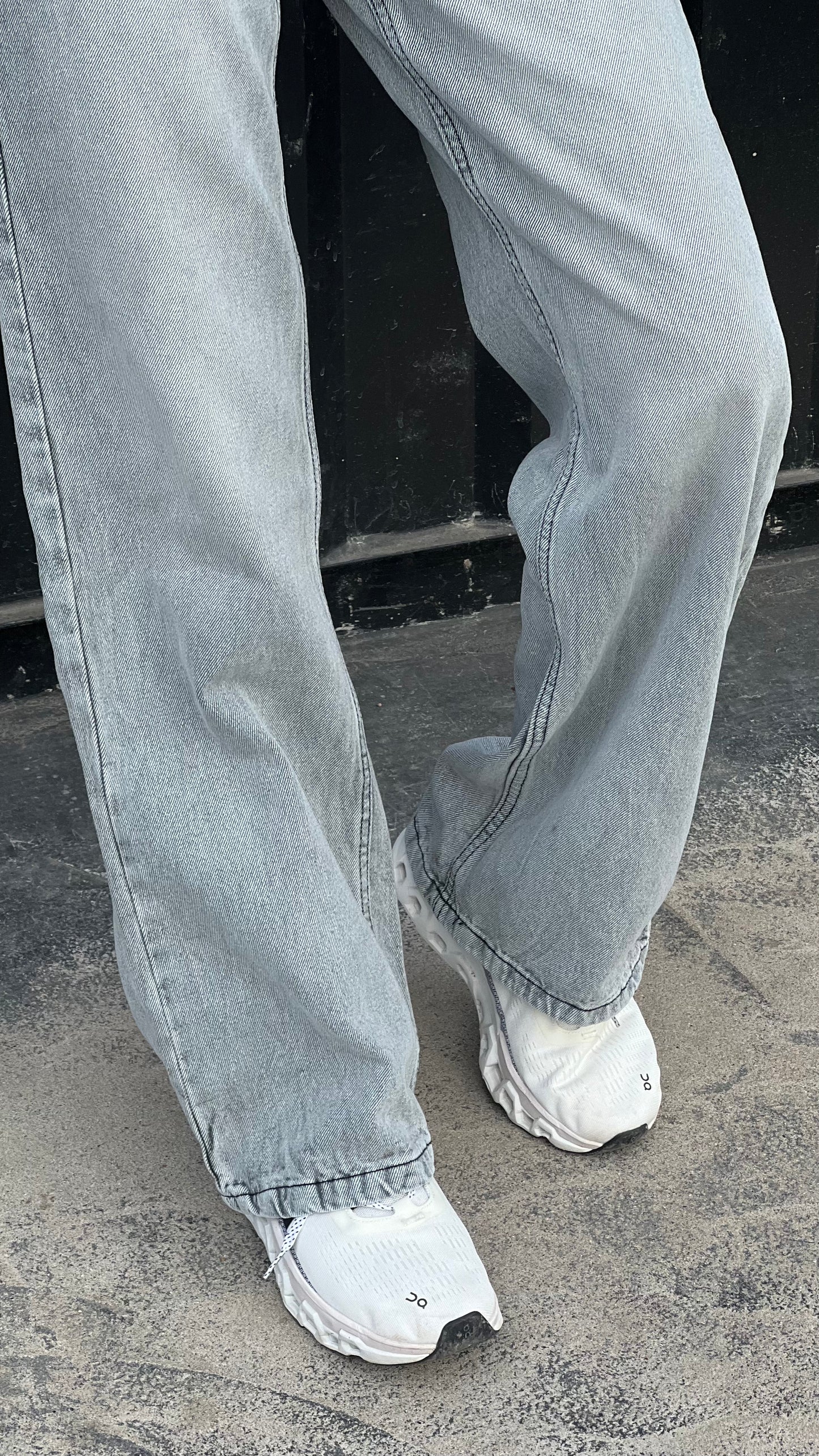 BAGGY GREY JEANS