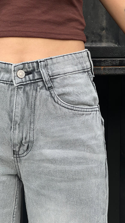 BAGGY GREY JEANS